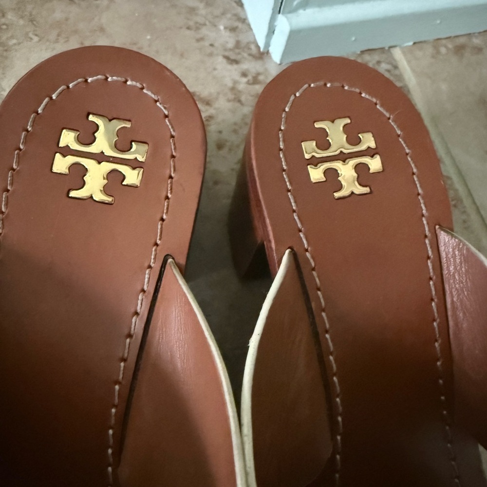 Tory Burch Cream Cross-Strap Leather Block Heeled Sandals - Picture 8 of 16